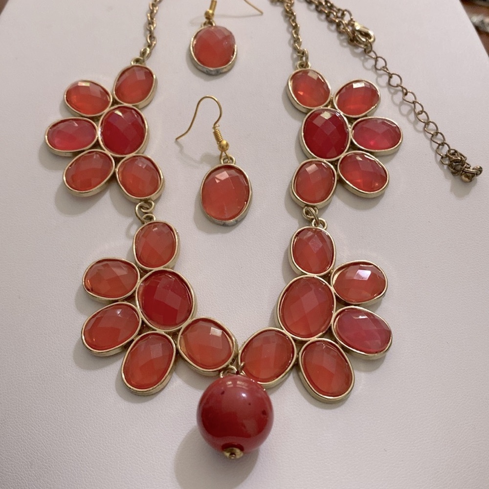 5 for $15 Gold and pink Lucite Floral Necklace Set